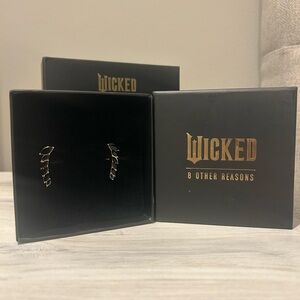 New Wicked x 8 Other Reasons Elphie Crawler Set